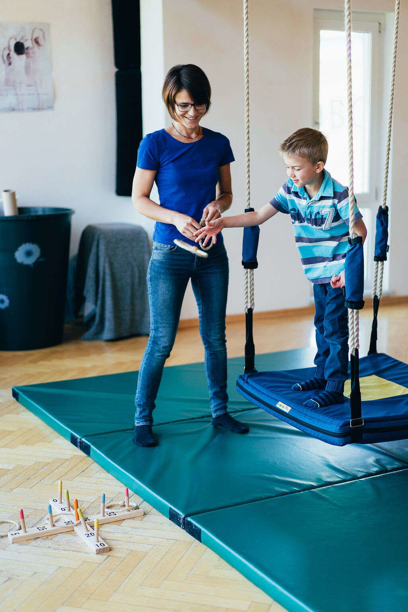 Behandlung von pädiatrischen Erkrankungen durch Ergotherapie Haslinger